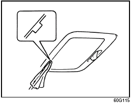 Center Interior Light (if equipped)